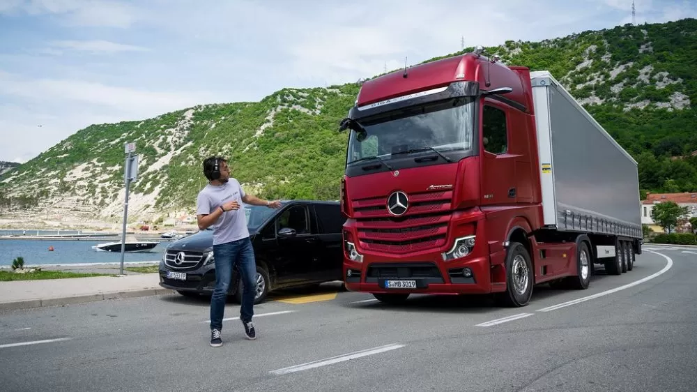 Daimler Truck a vândut 1 milion de camioane și autobuze cu Active Brake Assist