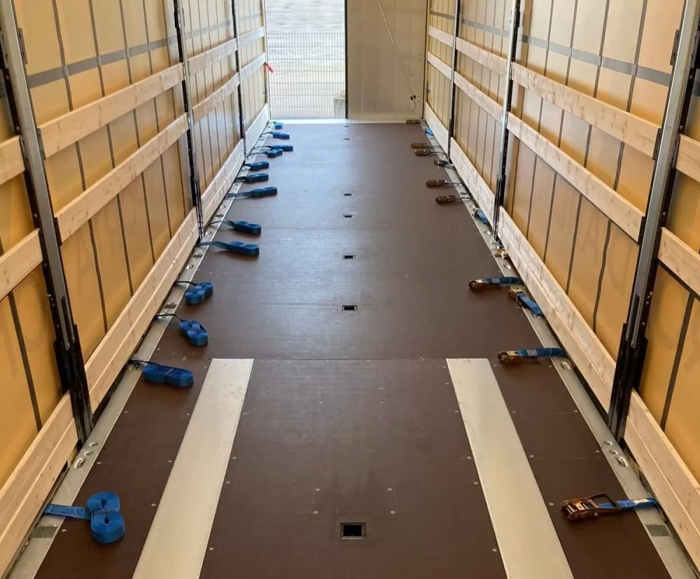 Heisterkamp Trailer Rental Romania a livrat 8 semiremorci noi pentru Tirrier