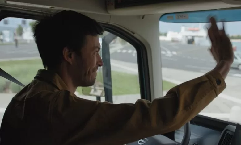 Oprește-te, privește, fă cu mâna! Recomandarea Volvo pentru siguranța copiilor