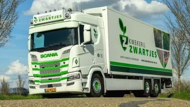 Camion Scania R 6x2 de 28 de tone cu motor de 320 CP