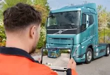 Volvo lansează prima aplicație de siguranță pentru camioane electrice