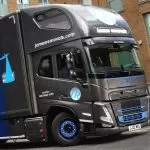 Camion Volvo cu 3 paturi: unul în cabină și două deasupra 3 Camion Volvo cu 3 paturi: unul în cabină și două deasupra
