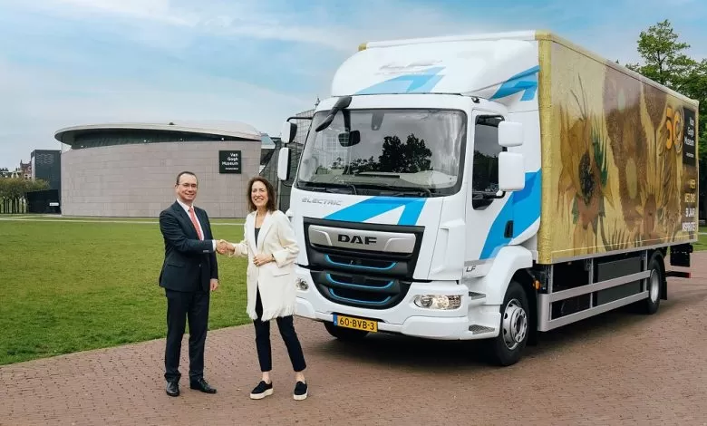 DAF a donat un camion LF Electric muzeului Van Gogh