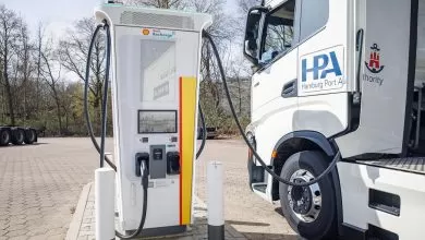 Shell începe construirea infrastructurii de încărcare pentru camioane