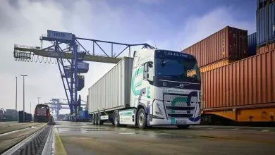 Contargo și Tchibo folosesc camioane electrice pentru livrările din Hamburg