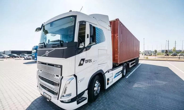 DFDS începe operațiunile cu primele camioane electrice în Lituania