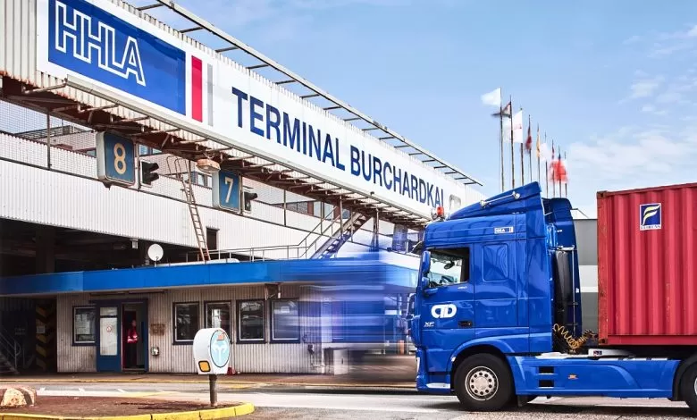 HHLA înlocuiește cardurile de acces din plastic cu aplicația passify