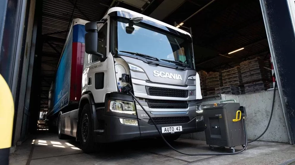 Primul cap tractor electric Scania 25 P