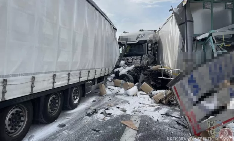Trei camioane implicate într-un grav accident pe A3, în Germania 1 Trei camioane implicate întru grav accident pe A3, în Germania