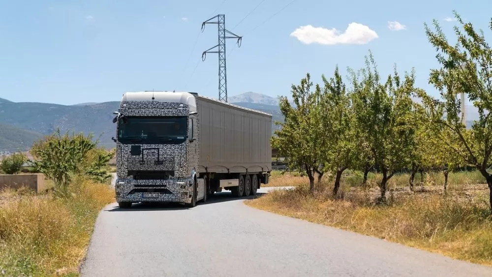 Mercedes-Benz eActros 600 a trecut cu succes de testele de vară din Spania