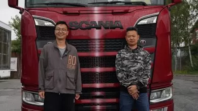 Călătorie din Shanghai în Suedia într-un Scania V8 S 650