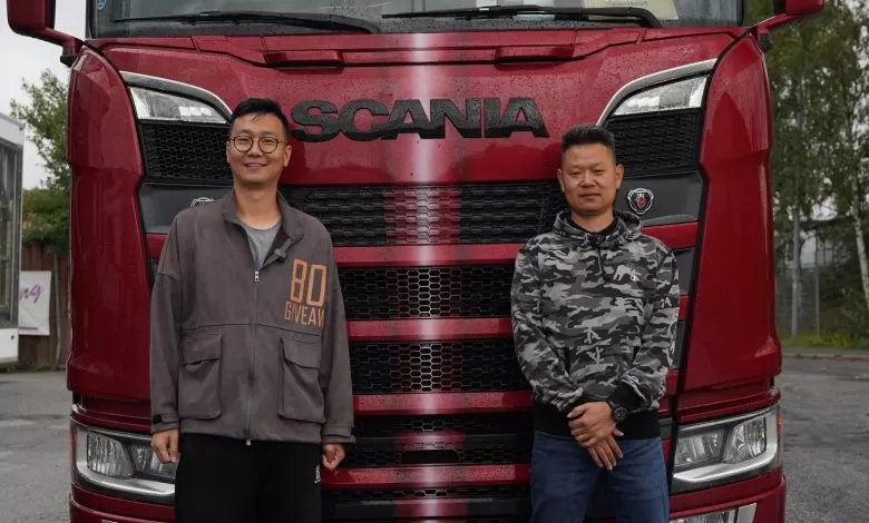 Călătorie din Shanghai în Suedia într-un Scania V8 S 650