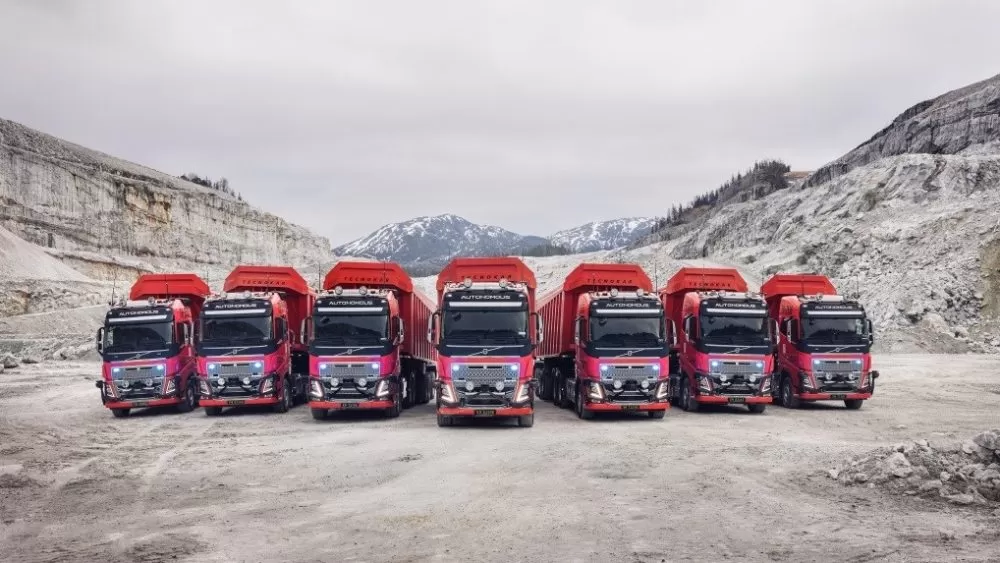 Volvo începe operațiuni cu camioane autonome fără șofer de siguranță (VIDEO)