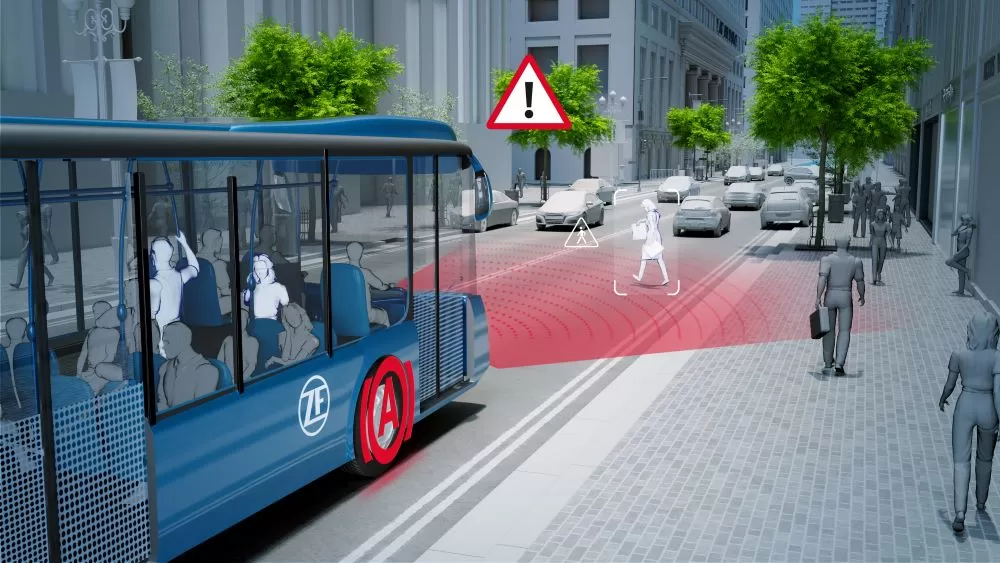 City Bus CMS de la ZF este primul sistem de la un producător independent care ajută la reducerea efectelor sau chiar evitarea unei coliziuni, dar protejând în același timp pasagerii care călătoresc în picioare în autobuz. Tot la capitolul siguranță, OnHand Electro-Pneumatic Handbrake nu doar că îmbunătățește siguranța vehiculului și confortul șoferului, dar servește și ca bază pentru condusul autonom.