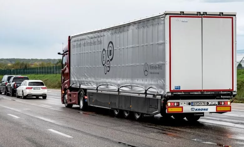 Germania: Este obligatoriu sau nu să aprinzi luminile de avarie la capătul unui ambuteiaj? 1 Germania: Este obligatoriu sau nu să aprinzi luminile de avarie la capătul unui ambuteiaj?