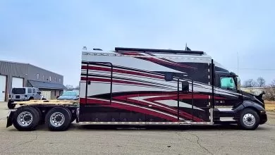 Cabina unui Volvo VNL transformată într-un apartament de lux