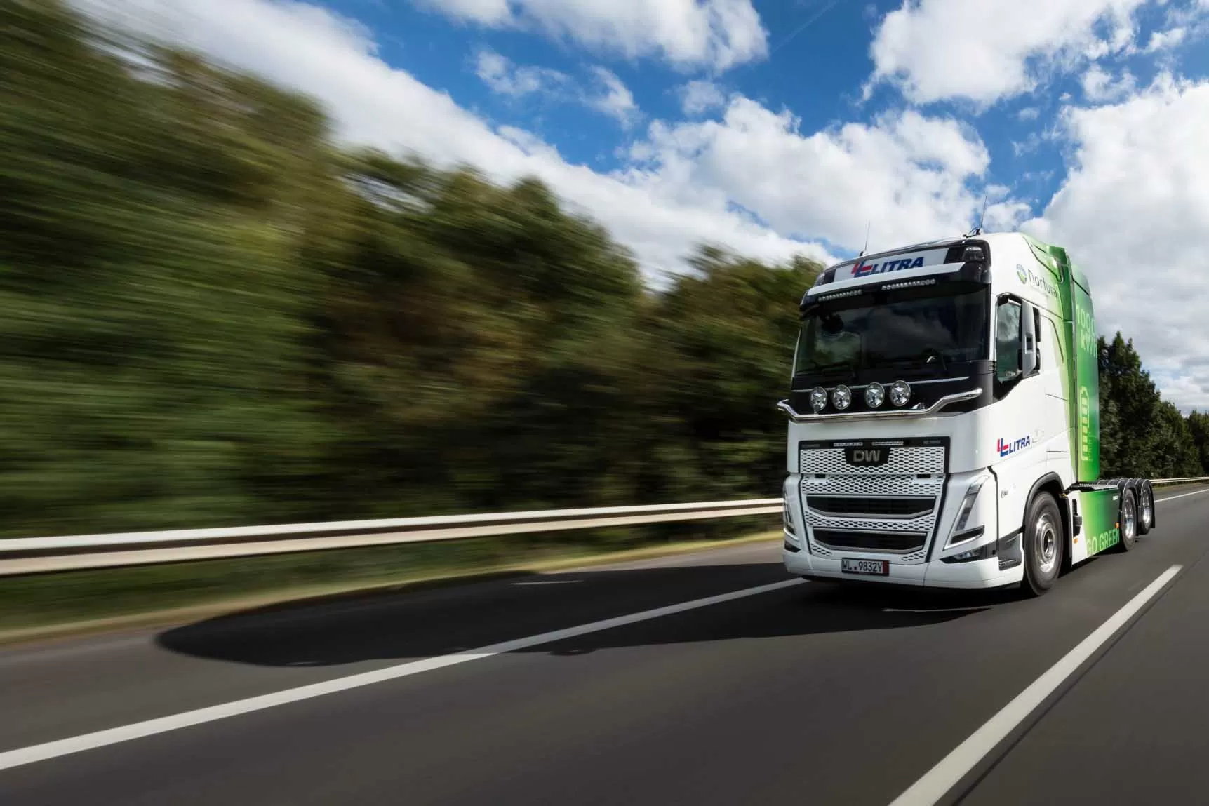 Transport de alimente refrigerate cu două camioane electrice de 1.000 kW, în Norvegia 3 Designwerk a livrat primele camioane electrice de 1000 kWh din lume, în Norvegia