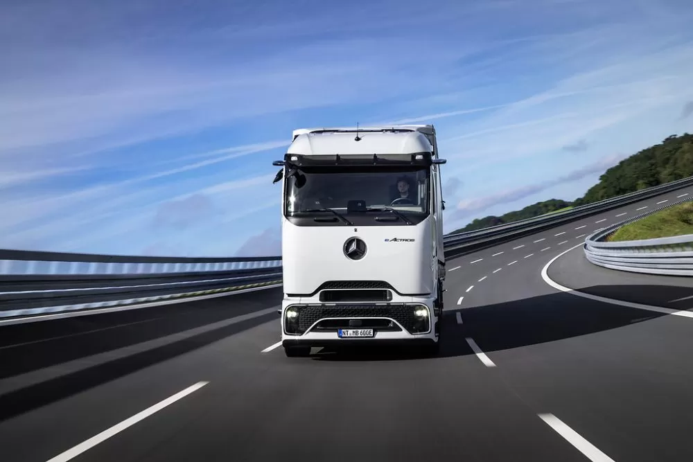 Mercedes-Benz eActros 600, primul camion electric pentru distanțe lungi