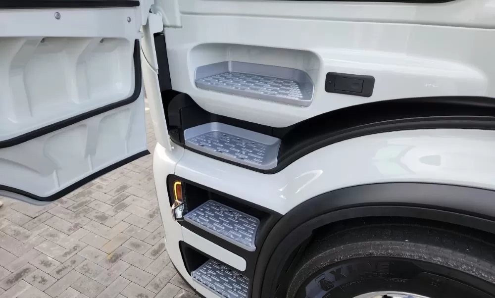 Totul despre noua cabină Mercedes ProCabin. Când va apărea pe modelele diesel