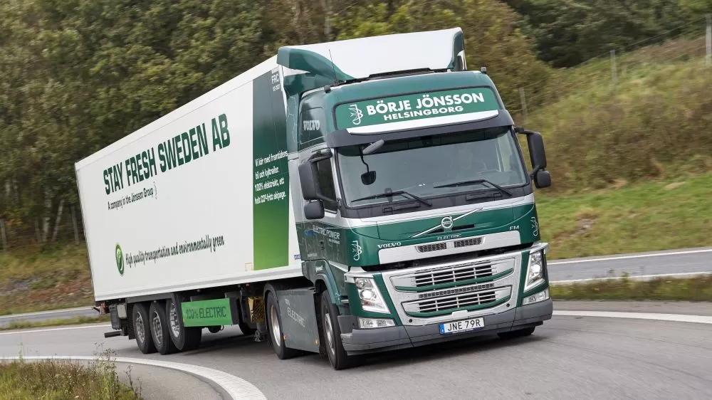 Un camion electric Volvo a parcurs 500.000 km în doi ani