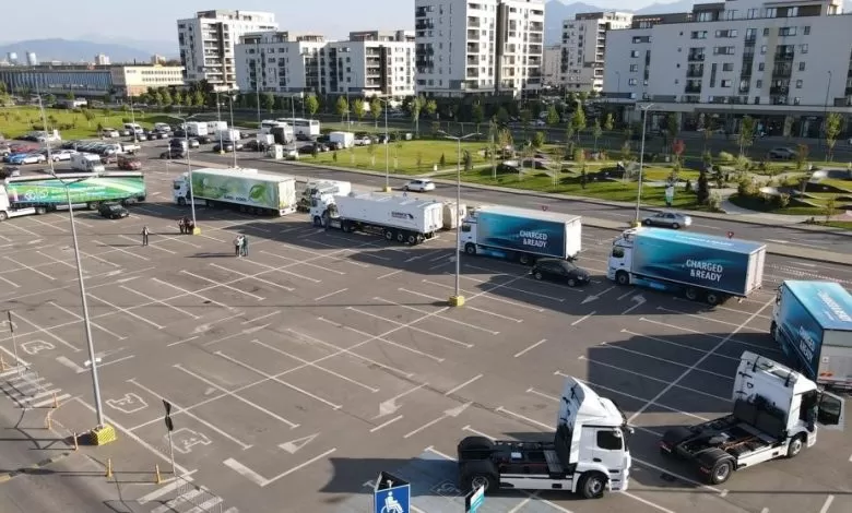 Teste cu camioane electrice eActros 300/400, la Brașov