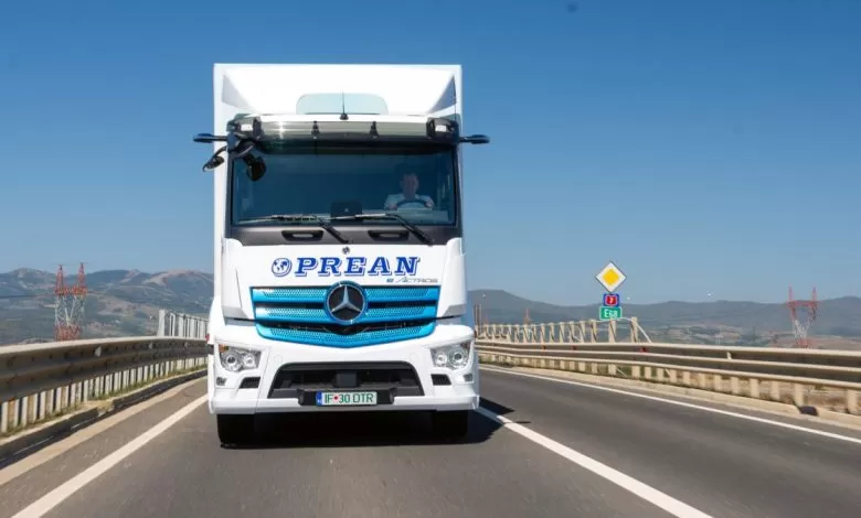 Oprean testează camionul electric Mercedes-Benz eActros 300 1 Oprean testează camionul electric Mercedes-Benz eActros 300