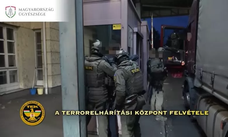 Vameși ungari, arestați pentru că cereau mită șoferilor de camion la intrarea în România