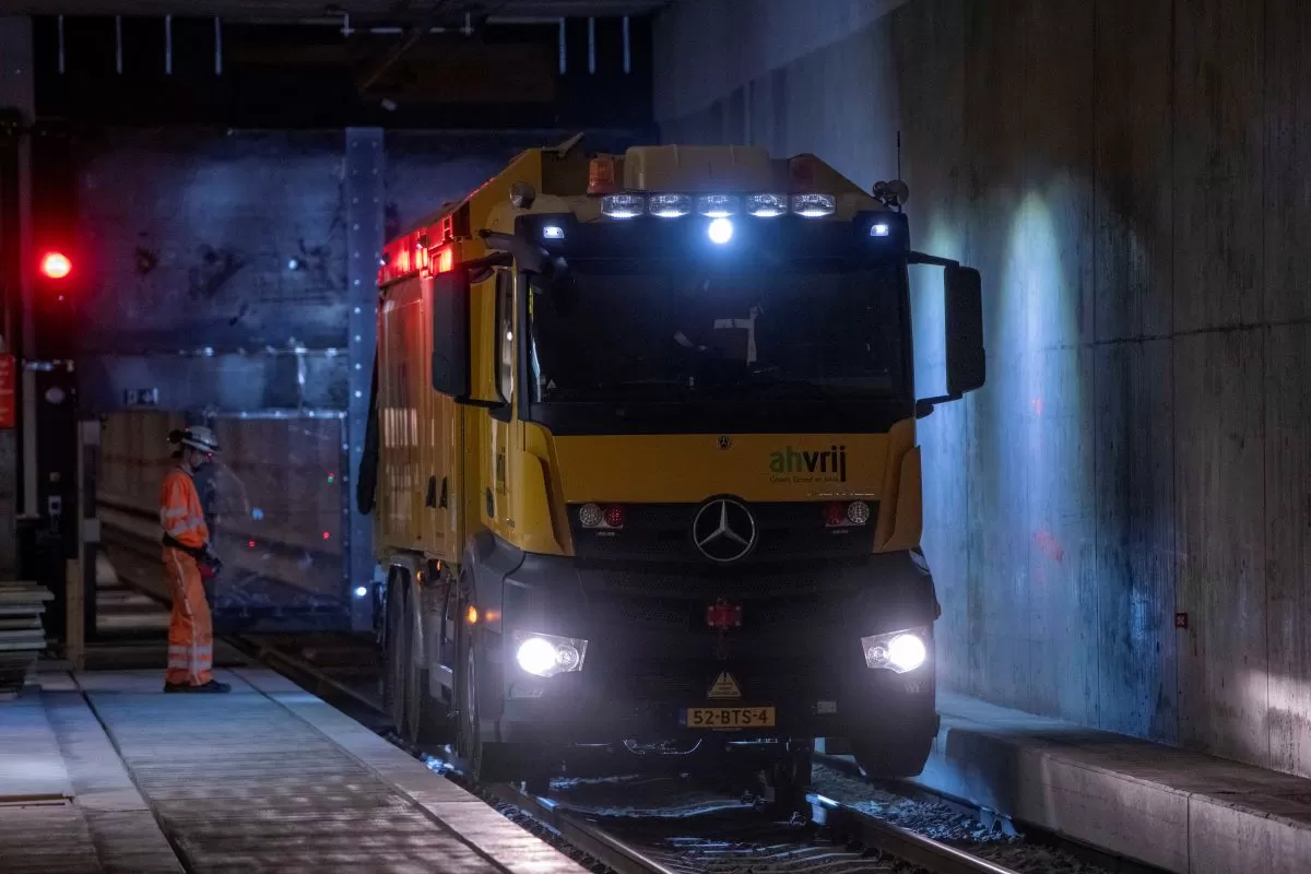 Actros aspirator va curăța tuneluri de cale ferată în Olanda și Belgia