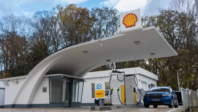 Benzinărie retro Shell transformată în stație de încărcare