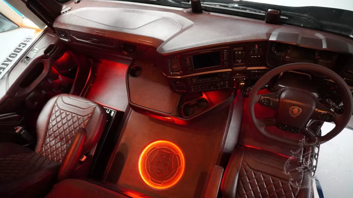 Cea mai frumoasă basculantă: Scania R540 She-Wolf