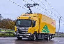 Deutsche Post testează un camion electric cu pantograf
