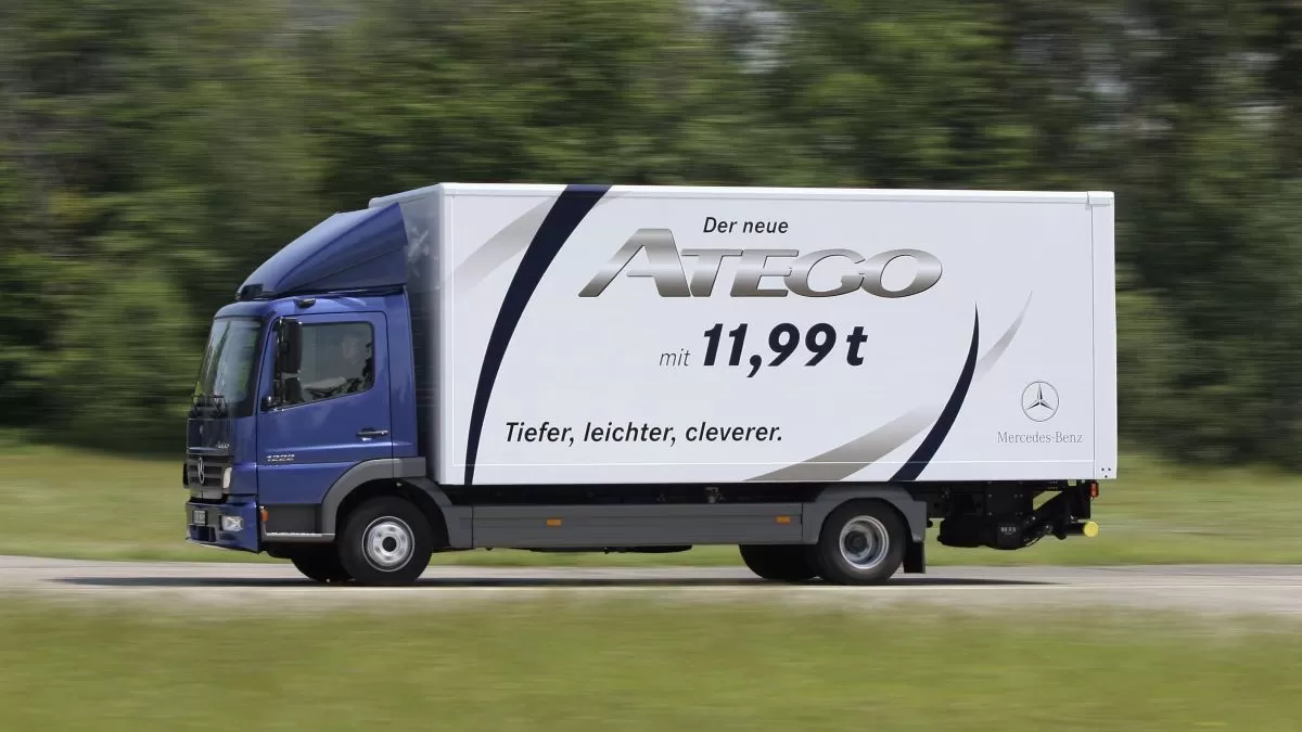 Mercedes-Benz Atego a împlinit 25 de ani 4 Mercedes-Benz Atego a împlinit 25 de ani