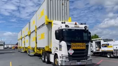 Ansamblu pentru 12 containere: 3 remorci și 7 metri înălțime