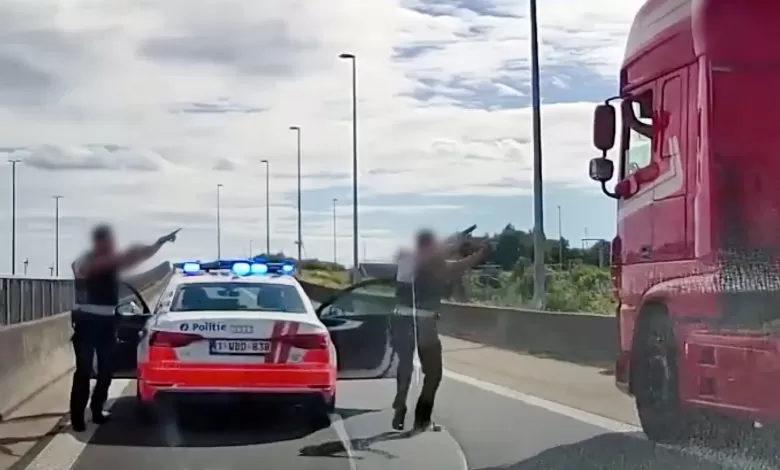 Olanda: Acțiune spectaculoasă de printere a unui șofer aflat la volanul unui camion furat (VIDEO)