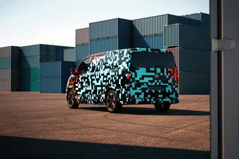 Noul Volkswagen Transporter T7 va fi diesel, hibrid și electric