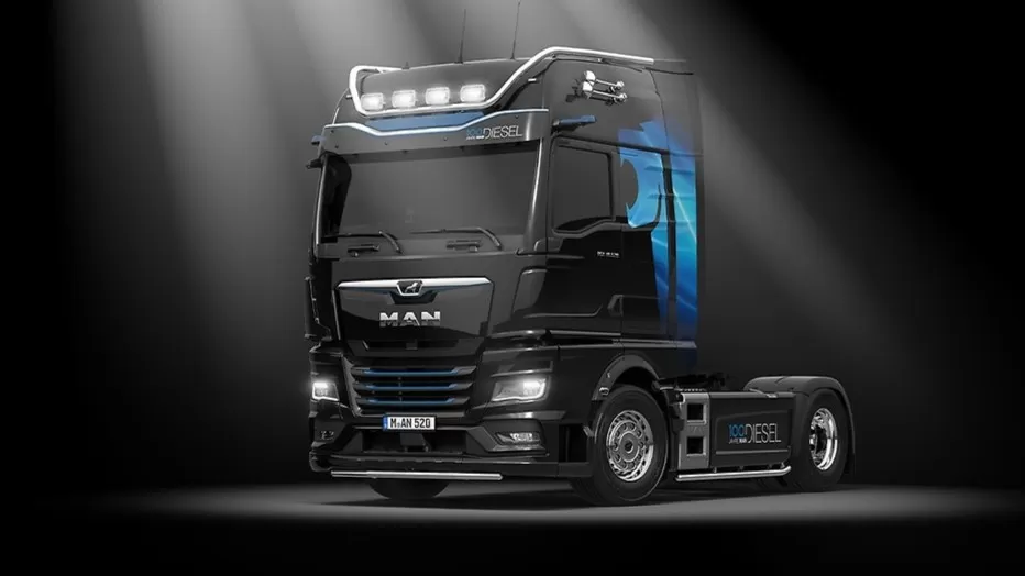 TGX hochdach 100 Jahre Diesel Edition schwarz