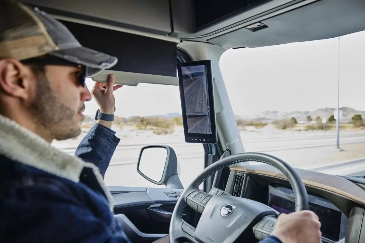 Volvo VNL ecran cabina 1