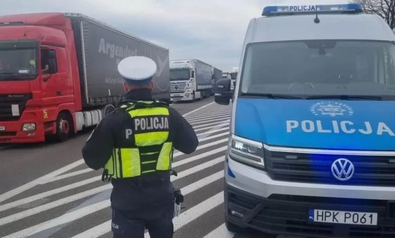 Polonia: Transportatorii suspendă protestul de la granițele cu Ucraina 1 Polonia: Transportatorii suspendă protestul de la granițele cu Ucraina