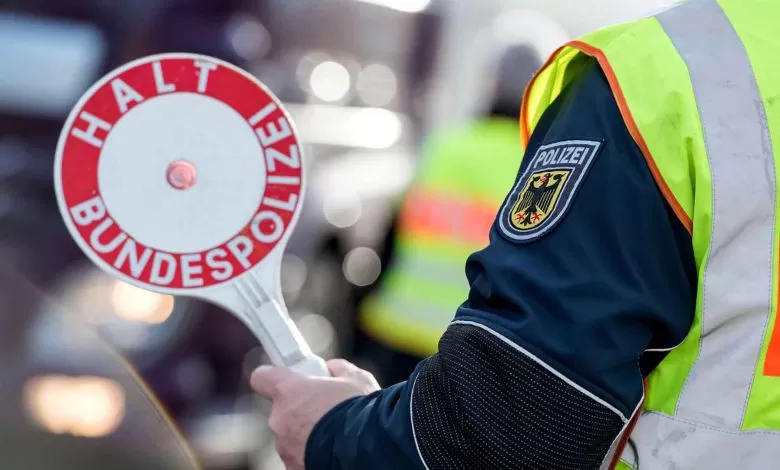 Poliția din Saxonia-Anhalt verifică camioanele și autocarele