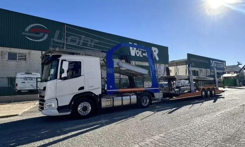 DAF XD în versiune transportor de mașini