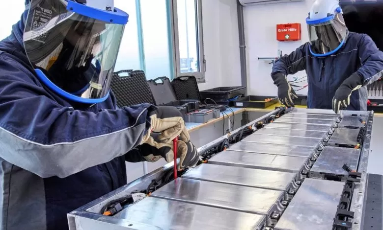 MAN a deschis primele două centre de reparare a bateriilor