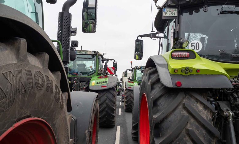 Sfaturi utile pentru șoferii surprinși de protestele fermierilor