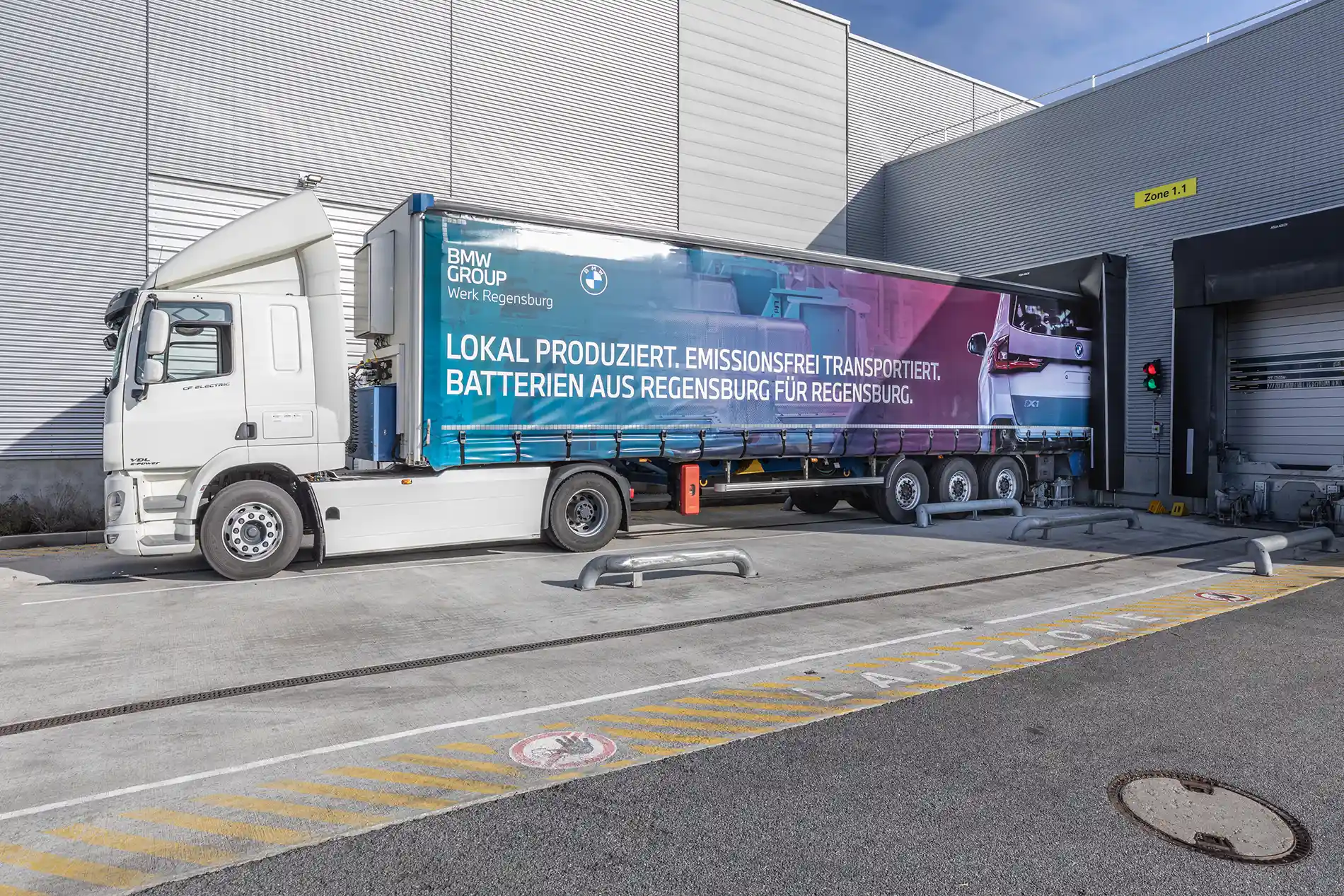BMW a integrat camioane electrice în logistica uzinei din Regensburg