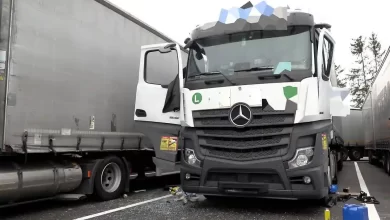 Grav rănit de explozia buteliei la care gătea în cabină