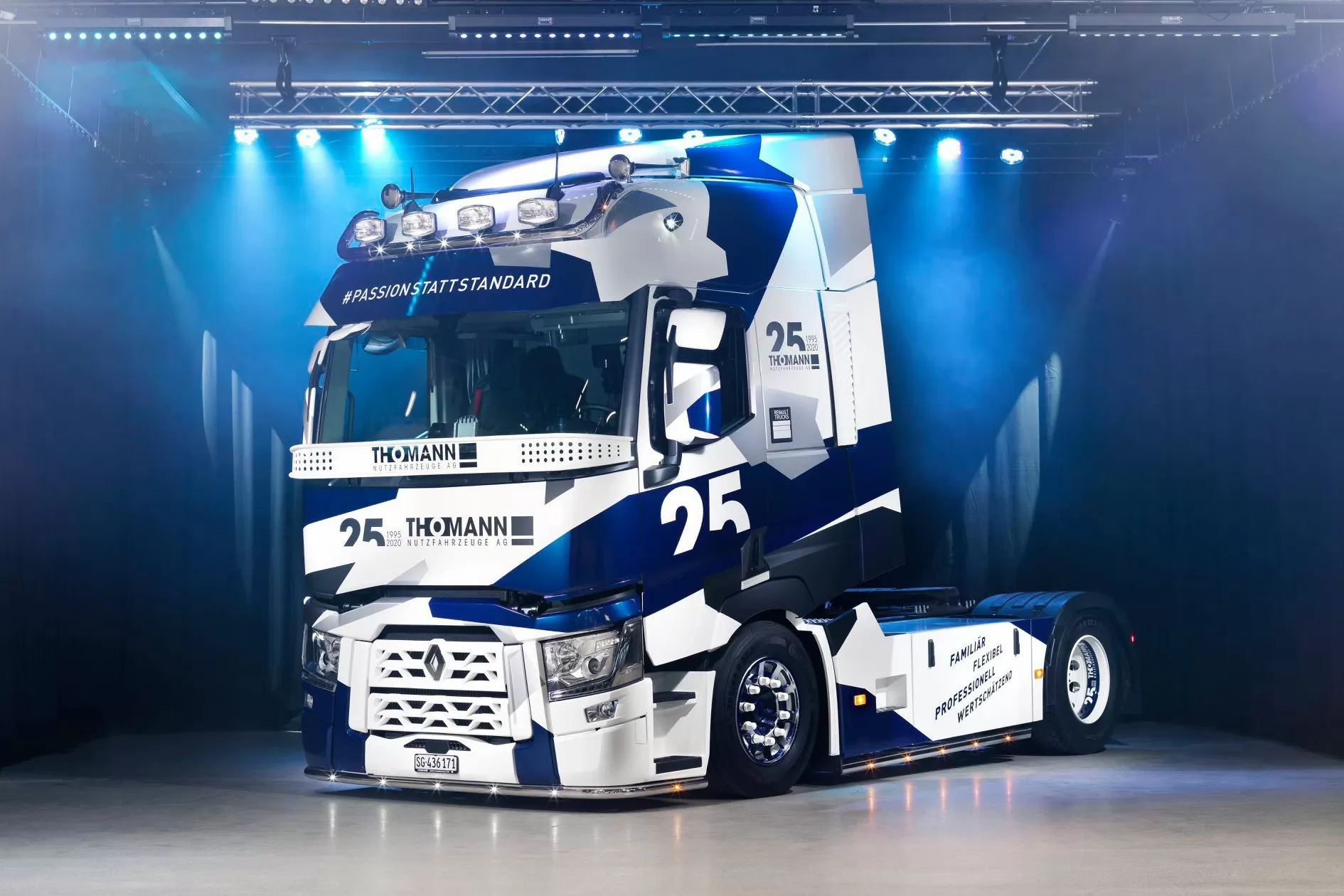 Volvo FH 500 "Outliner", noul camion de show realizat de Thomann 10 105924781 2897670783663785 8990749861191644606 n 1
