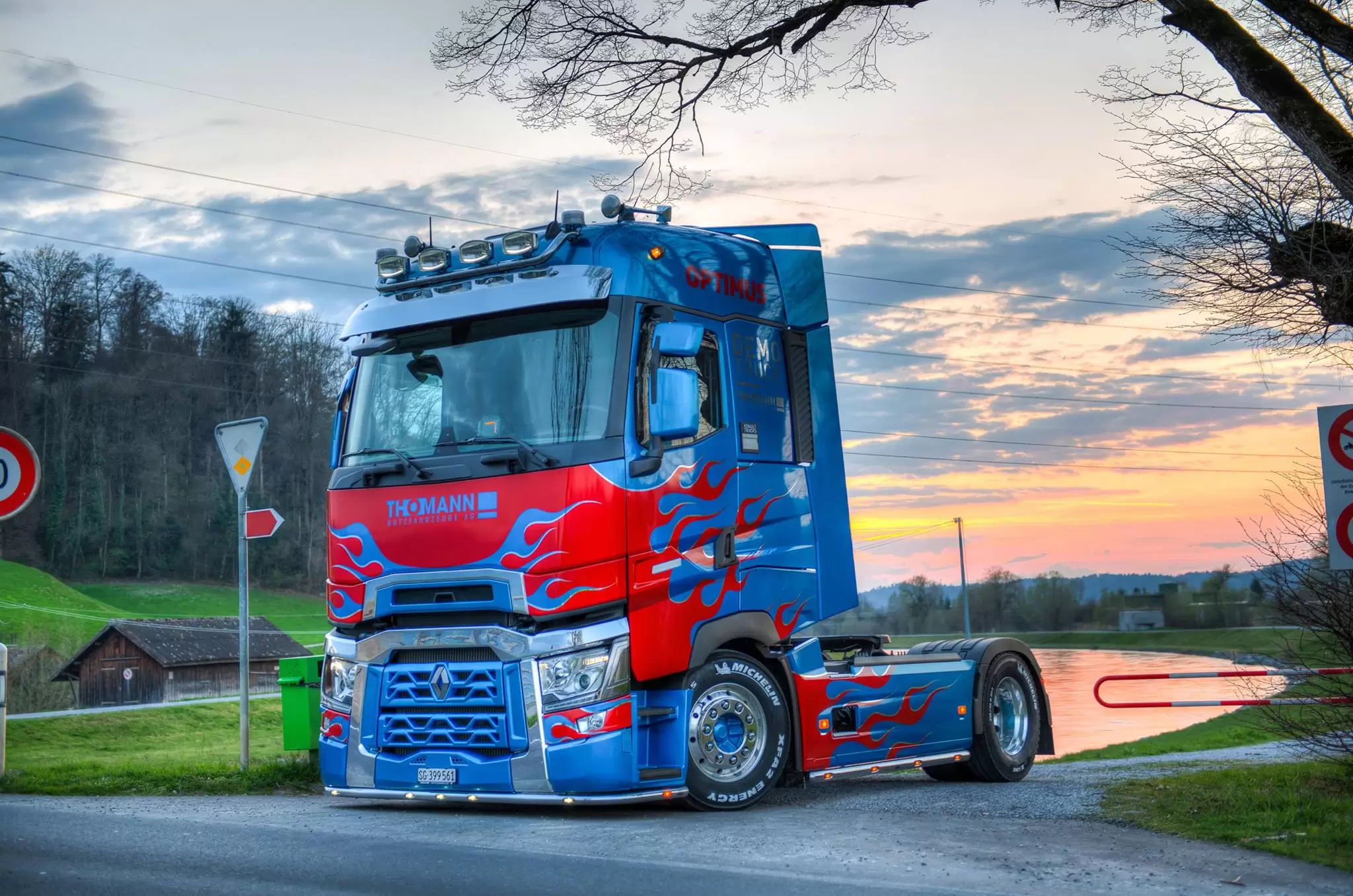 Volvo FH 500 "Outliner", noul camion de show realizat de Thomann 11 17636754 1209392019158345 13985266713433093 o