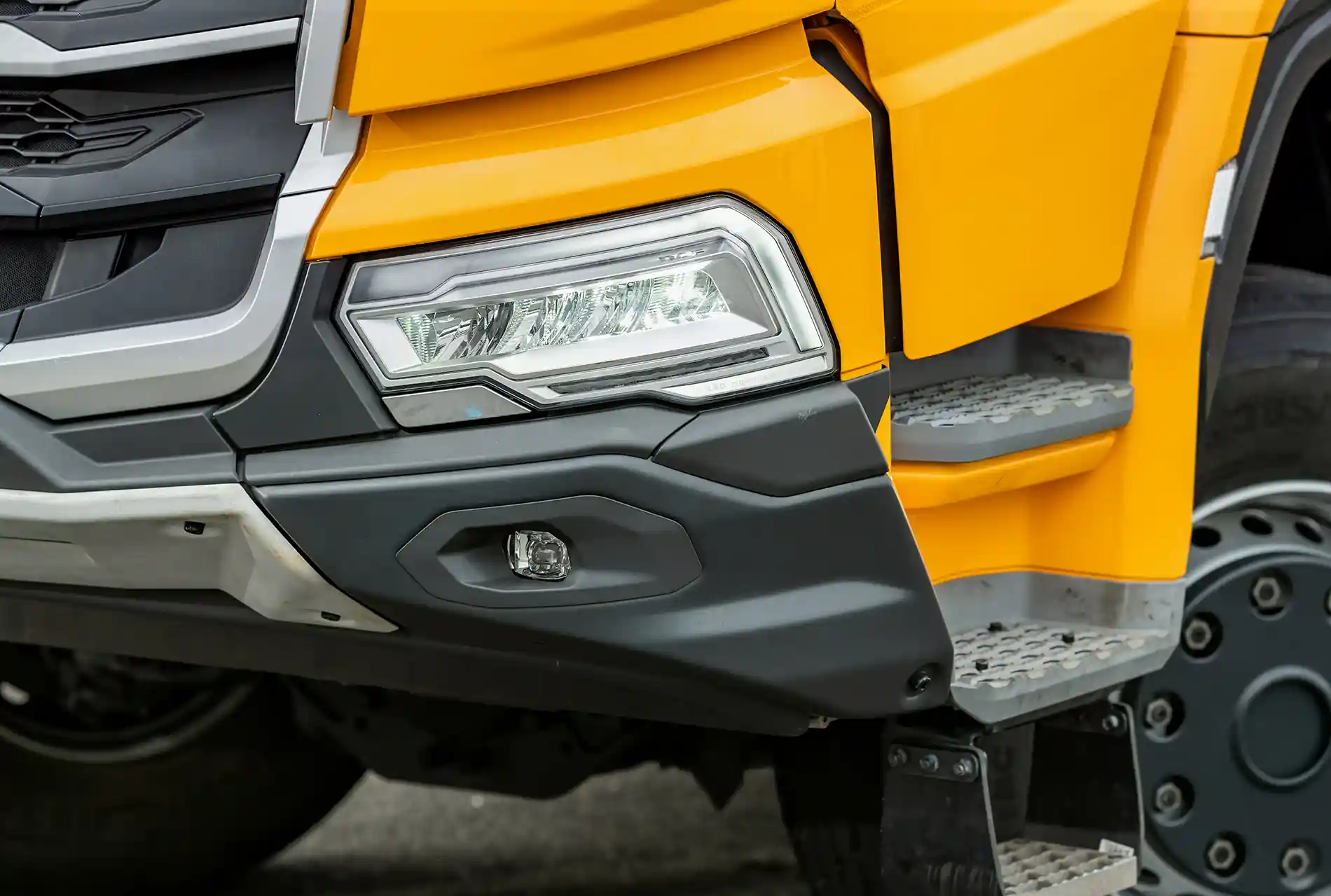 Noua Tatra Phoenix detalii 2