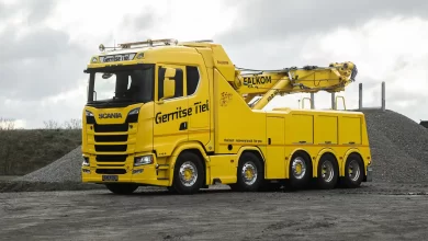 Un camion de recuperare și tractare unic produs de Falkom