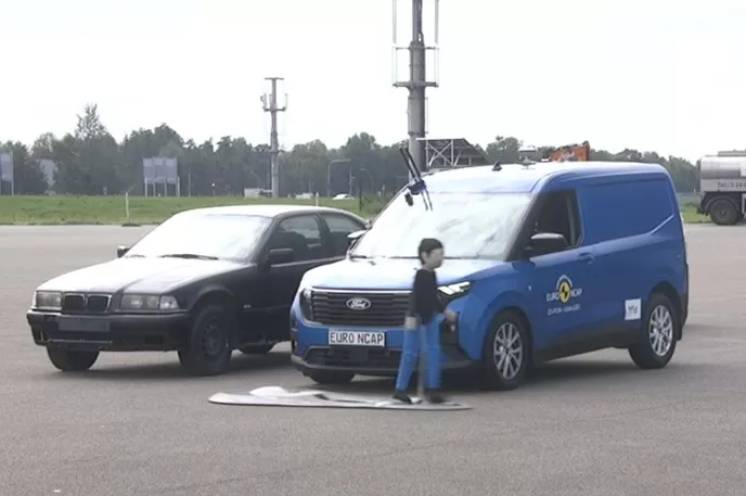 Euro NCAP a testat Ford Transit Courier, Transit Custom, Vito și Master 1 Euro NCAP a testat Transit Courier, Transit Custom, Vito și Master
