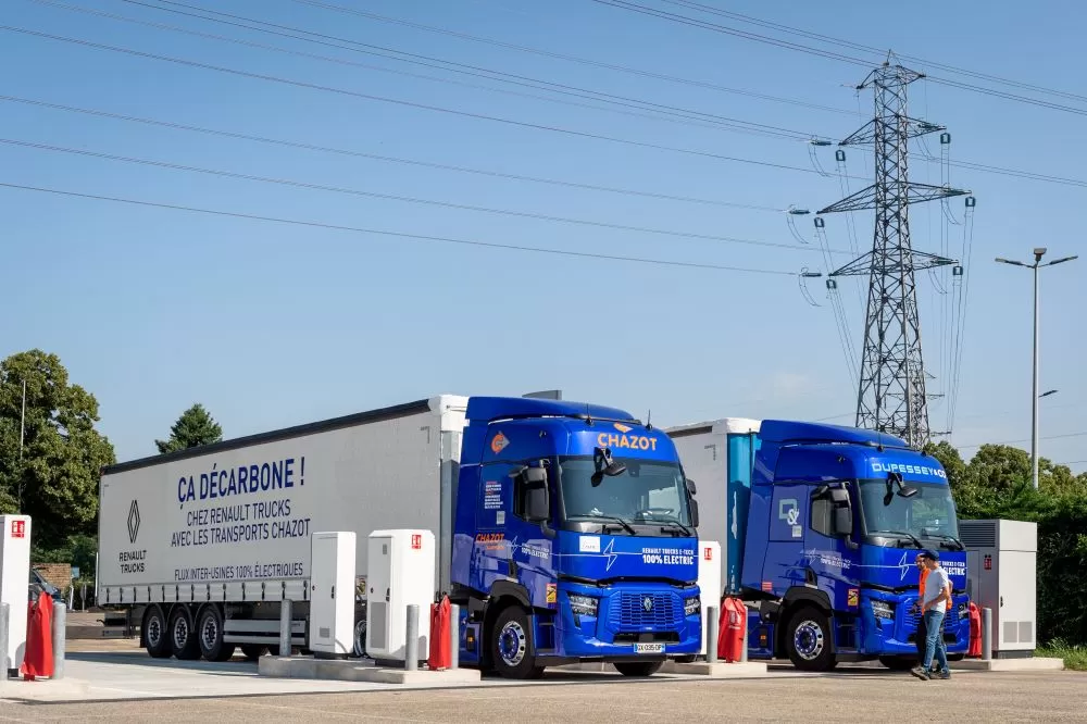 Renault Trucks intensifică acțiunile de decarbonizare a logisticii 3 Renault Trucks intensifică acțiunile de decarbonizare a logisticii